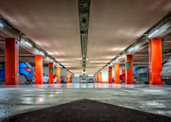 Mit dem Auto zum Flughafen – Tipps zum Parken