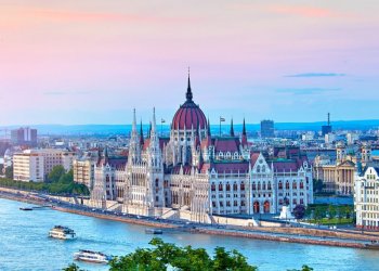 Das Parlament von Budapest: Prachtvolle Architektur am Flussufer