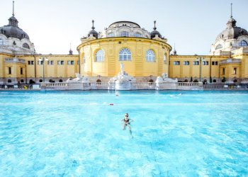 Die Thermalbäder in Budapest: Entspannung in historischer Kulisse