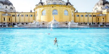 Die Thermalbäder in Budapest: Entspannung in historischer Kulisse